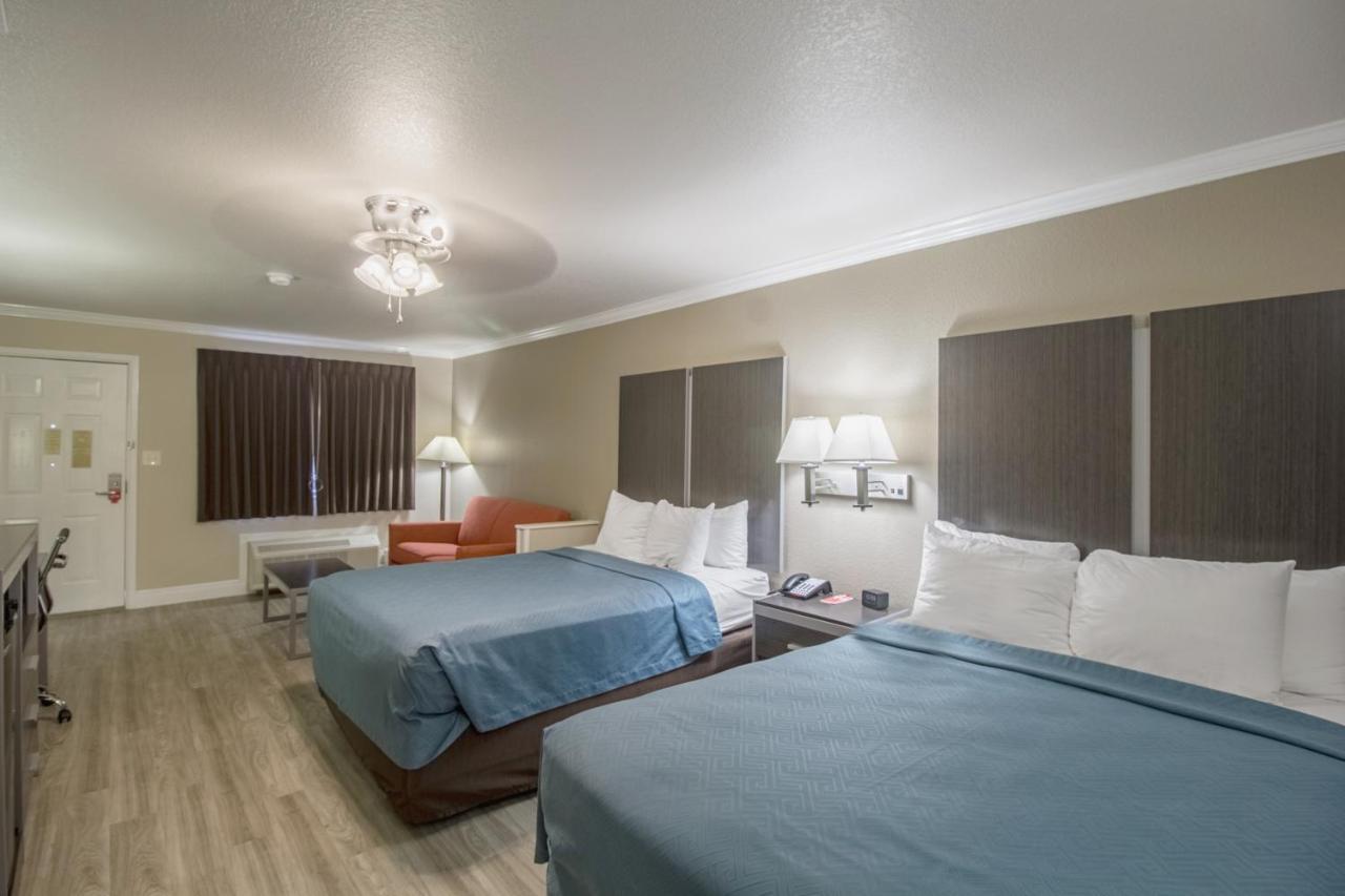 Hotel Econo &