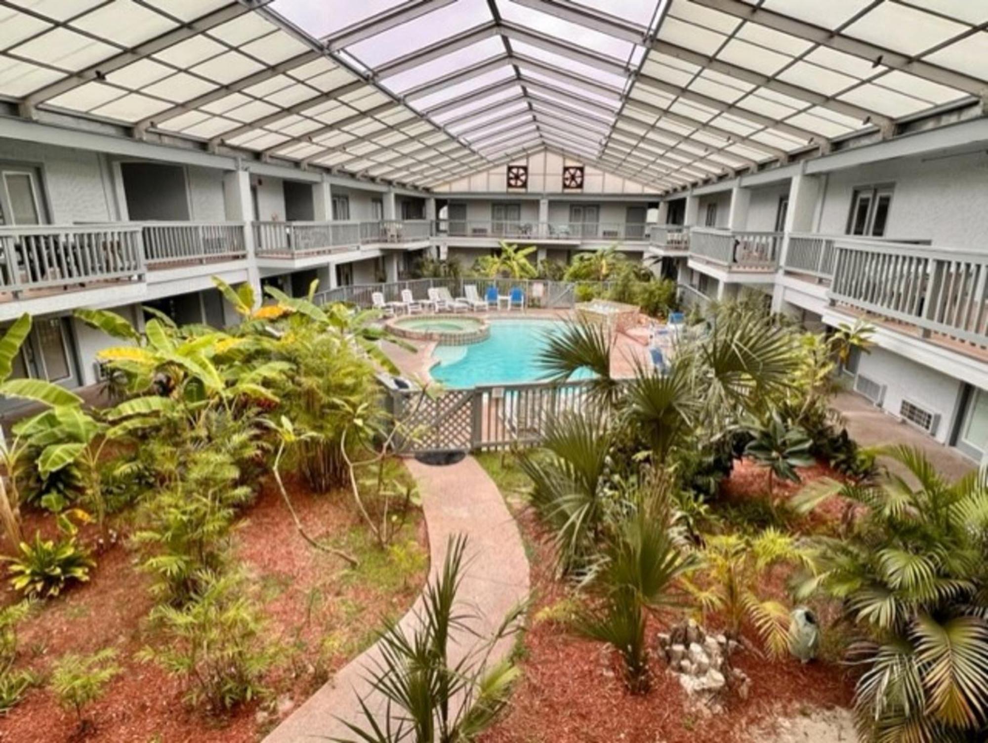 Apartment Sandpiper Shores