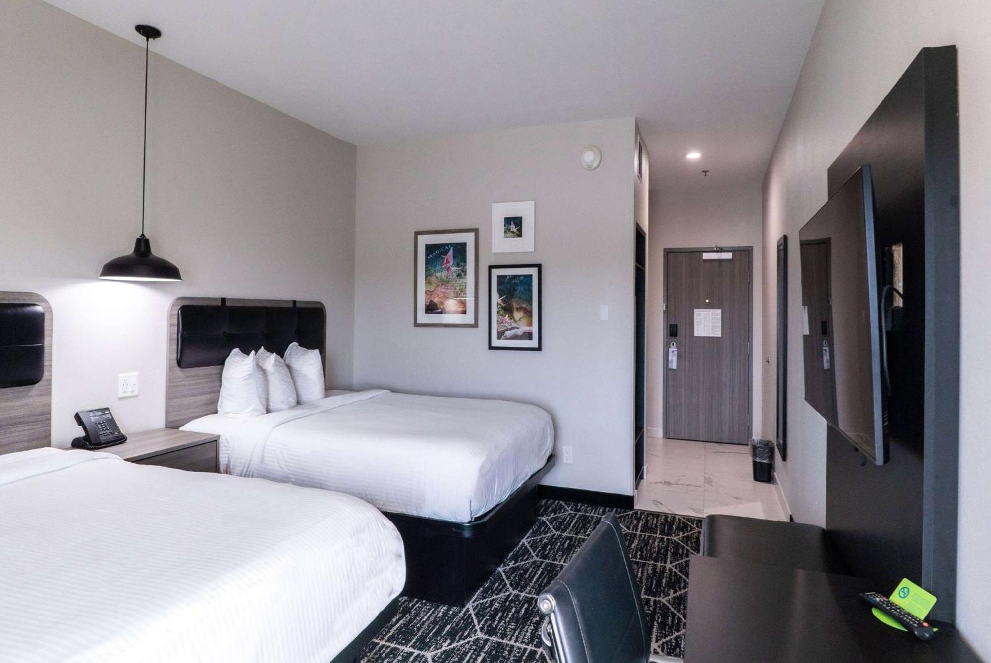 La Quinta & By Wyndham Southeast Hotel