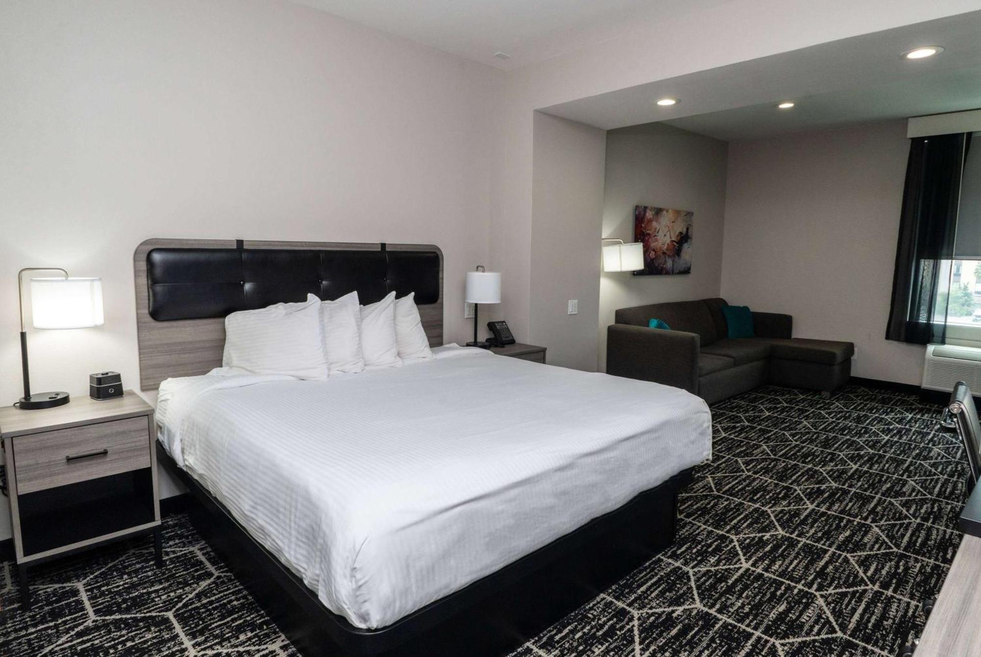 La Quinta & By Wyndham Southeast Hotel