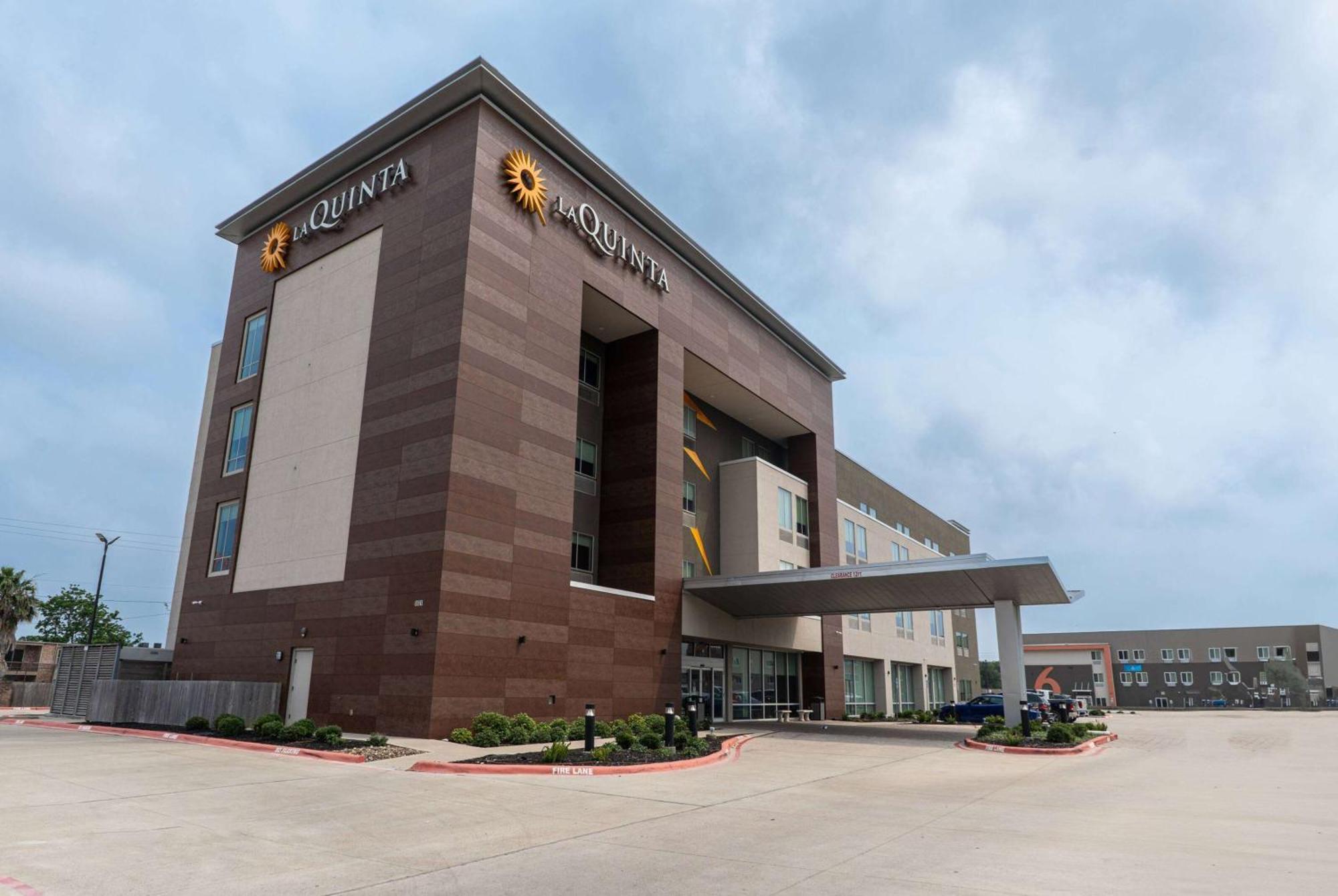 Hotel La Quinta & By Wyndham Southeast Corpus Christi