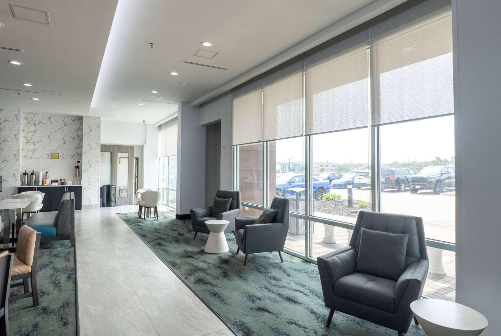 Hotel La Quinta & By Wyndham Southeast Corpus Christi