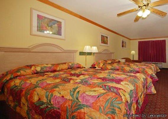 Hotel Econo &
