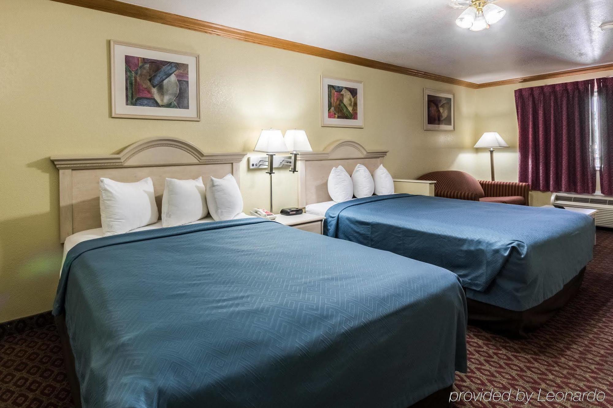 Econo & Hotel 2*