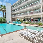 Beachside Corpus Christi Condo With Amenities!