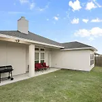 Luxurious Coastal Retreat Brand New 4Br Home With Fast Wifi, 15 Min To Beach!