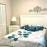 Cozy Beachside Condo With Pool View