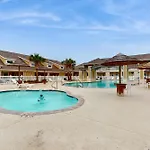 Leeward Manor