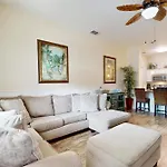 Leeward Manor