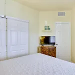 Padre Island Condo With Pool Access - Walk To Beach!