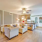 9 Mi To Dtwn Spacious Retreat In Corpus Christi!