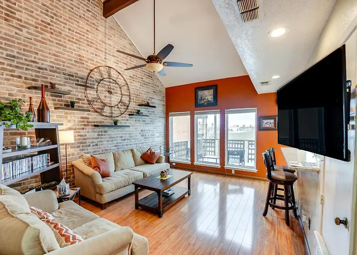 North Padre Island Condo - Close To Beaches!