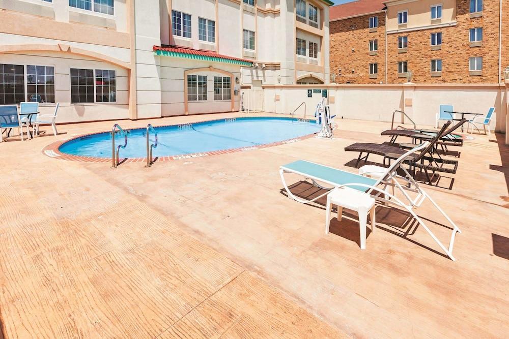 La Quinta By Wyndham Airport Hotel Corpus Christi
