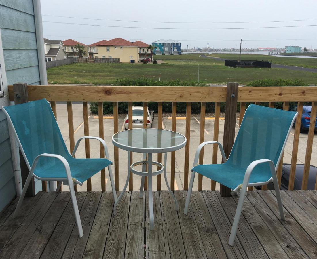 Beachside Condo: Padre Island Retreat