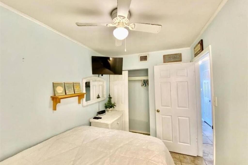 Apartment With A View On The Beach - Del Sol 2217
