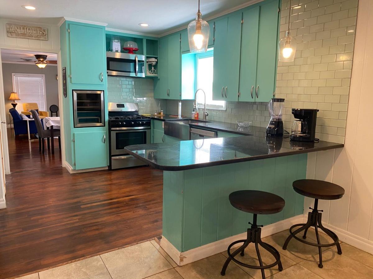 Cozy Bungalow Close To Downtown Bayfront