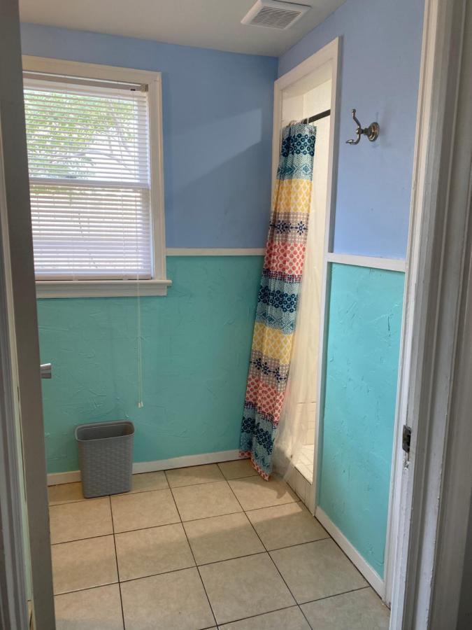 Cozy Bungalow Close To Downtown Bayfront Holiday home Corpus Christi