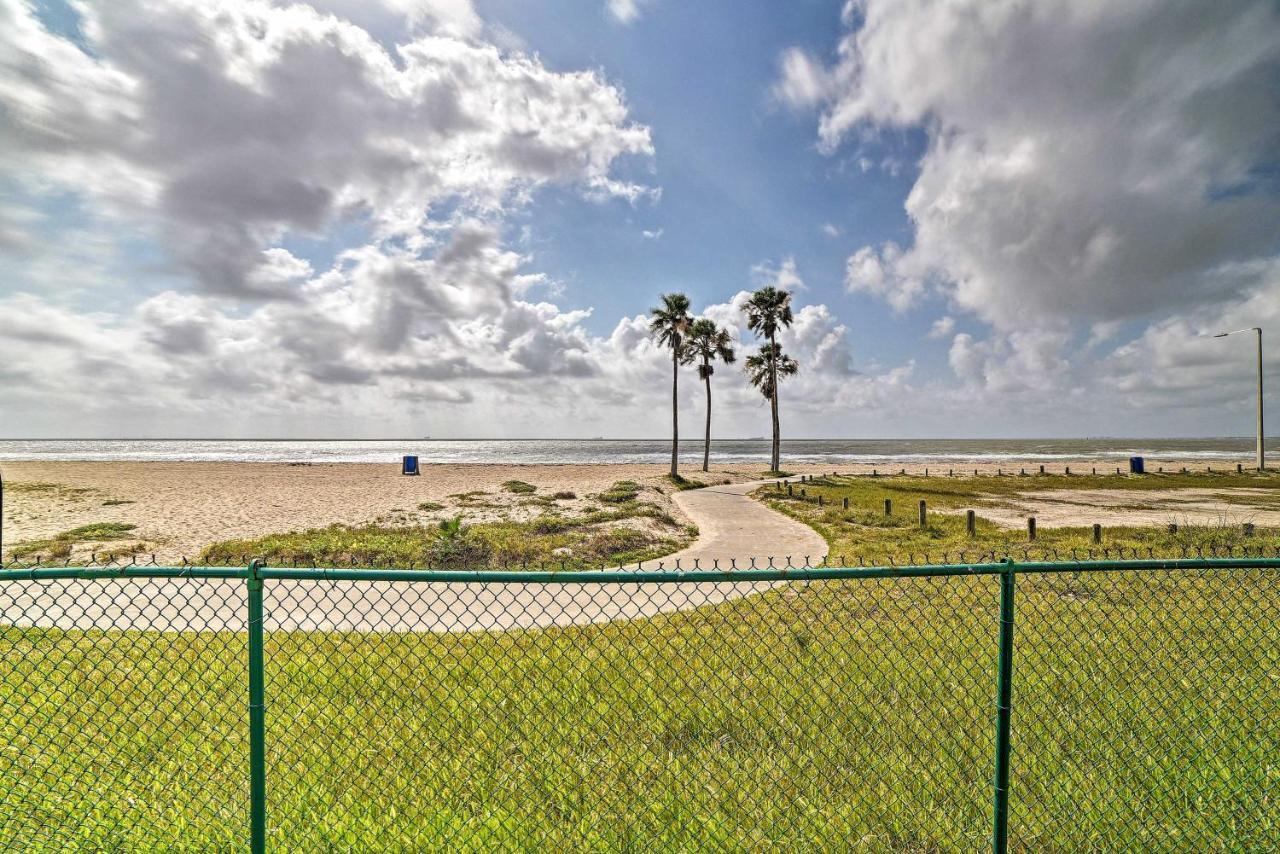 Oceanfront Perks! Apartment Corpus Christi