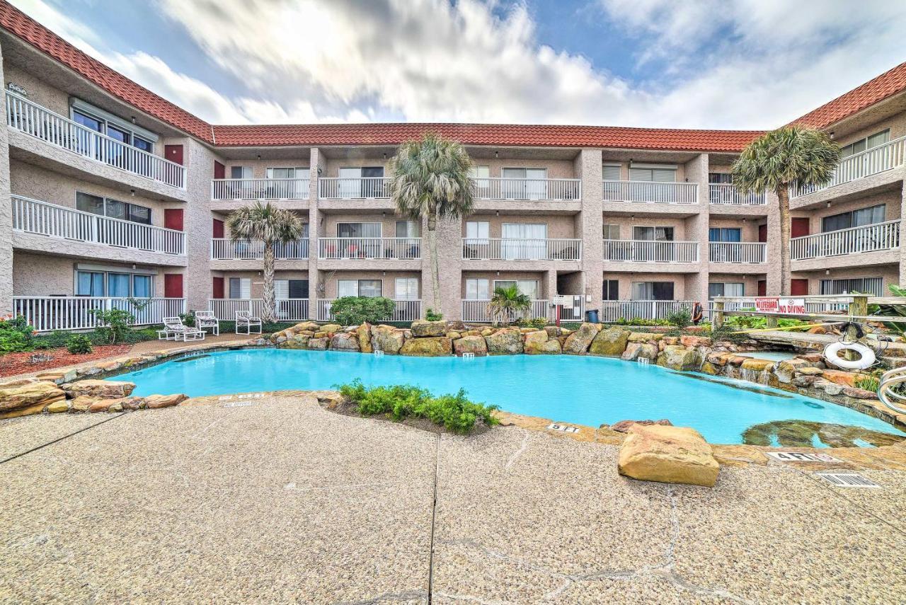 Coastal With Dock Access, 2 Miles To Beach! Apartment *