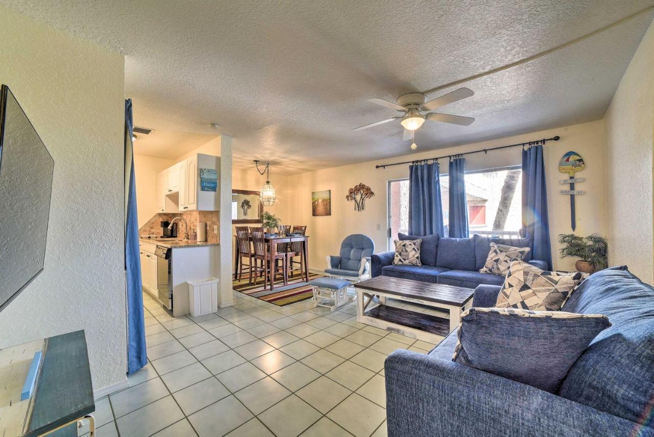 Coastal With Dock Access, 2 Miles To Beach! Apartment *