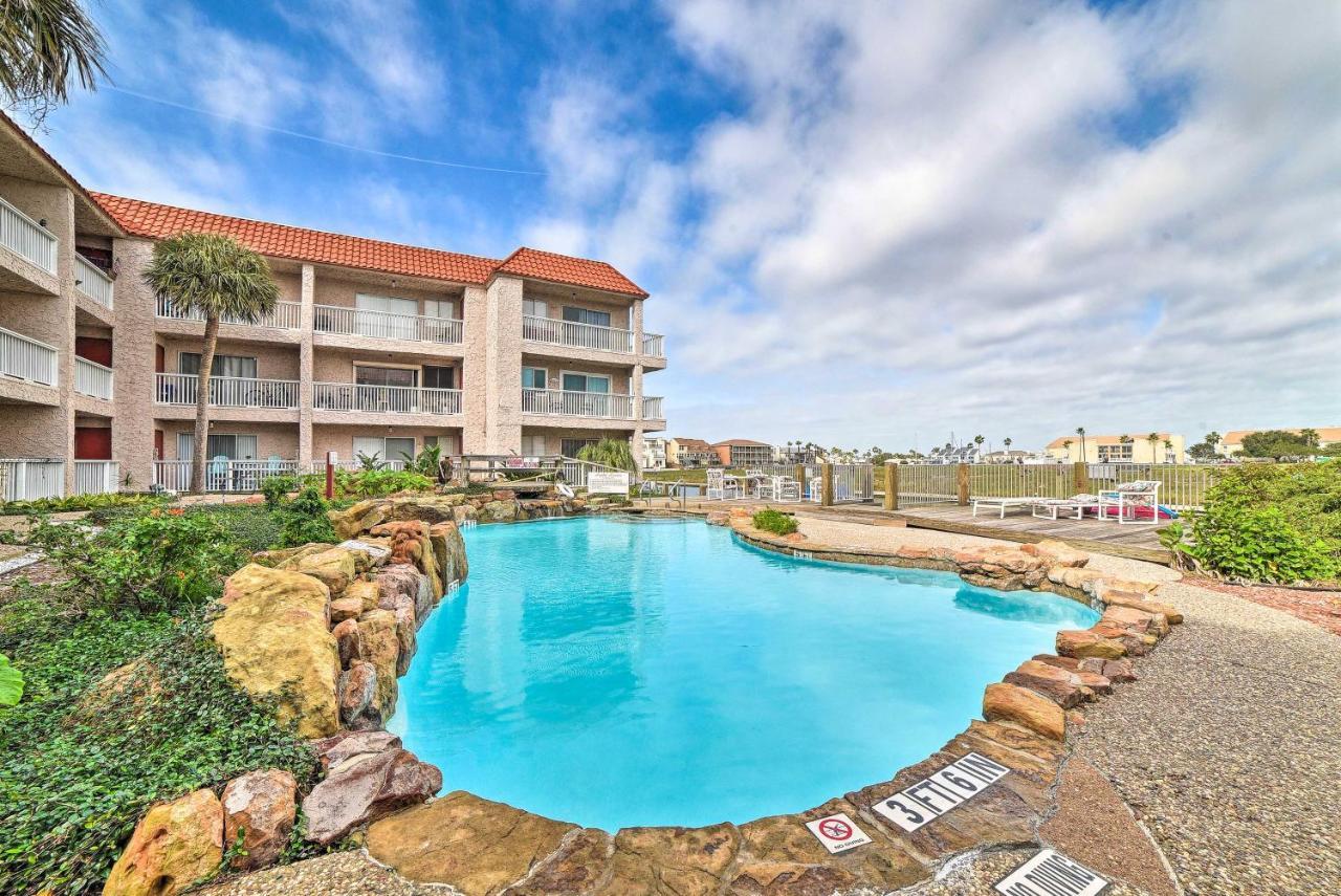 Coastal With Dock Access, 2 Miles To Beach! Apartment Corpus Christi
