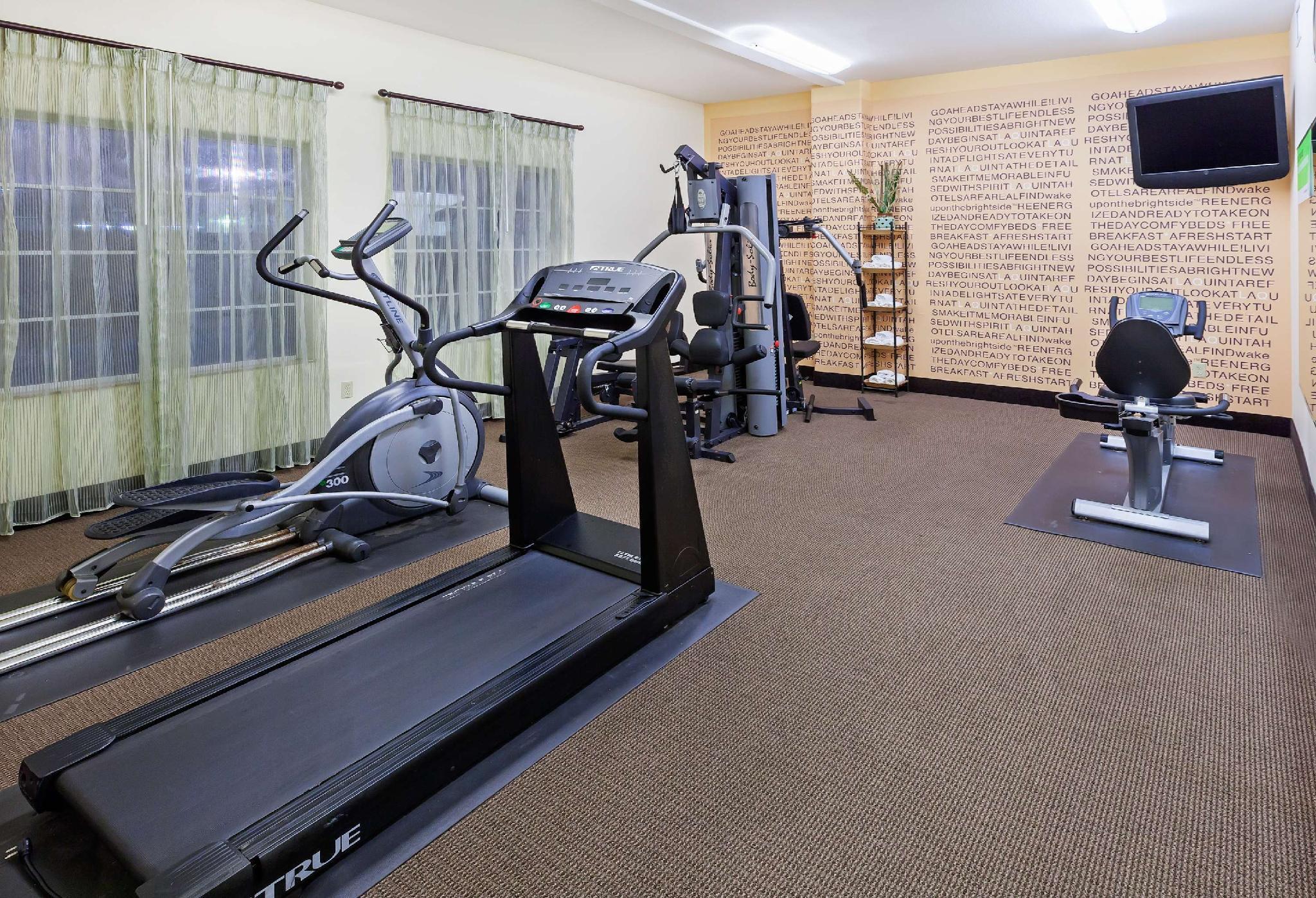 La Quinta By Wyndham Airport Hotel 3*