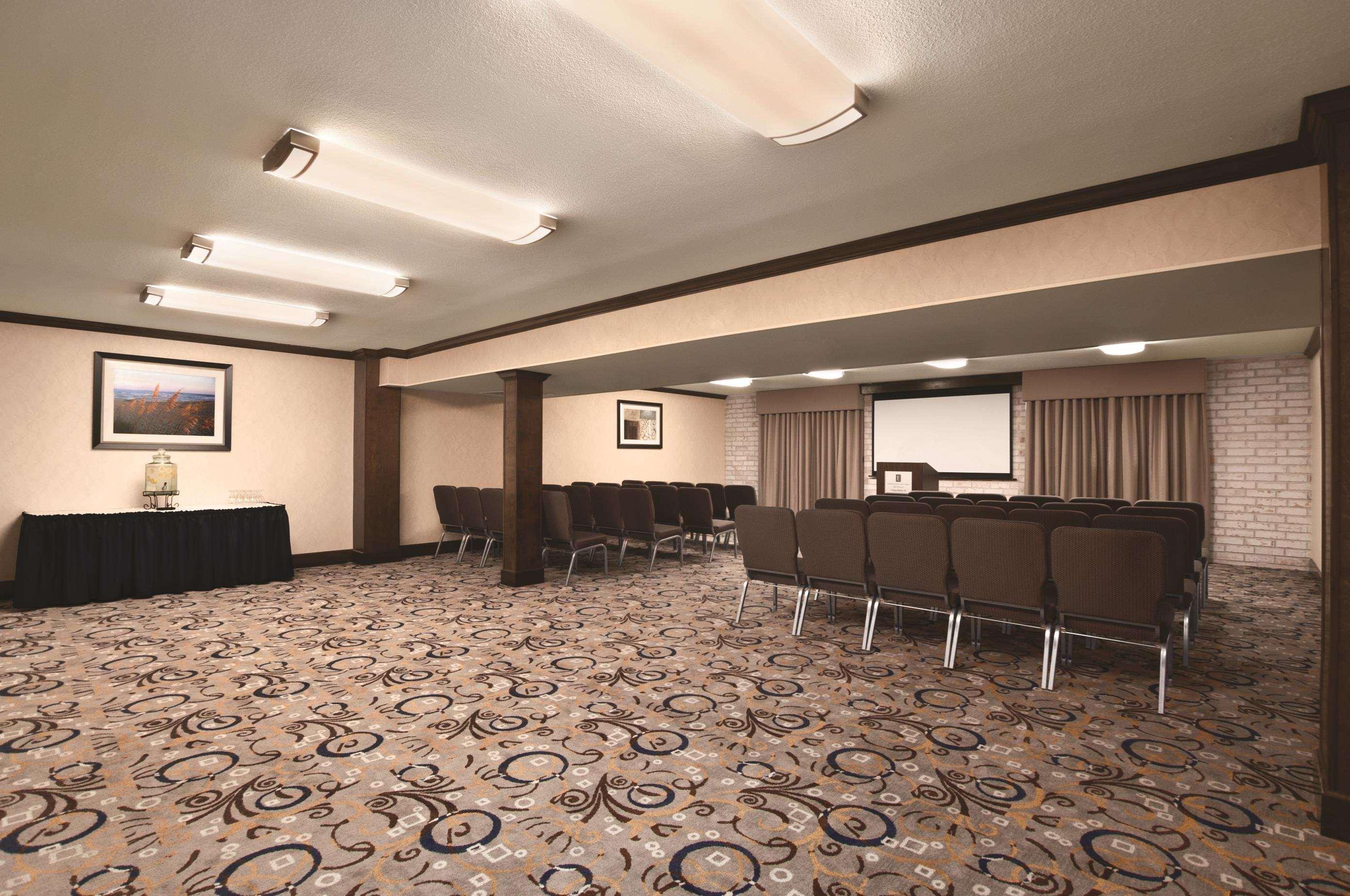 Hotel Embassy 3*