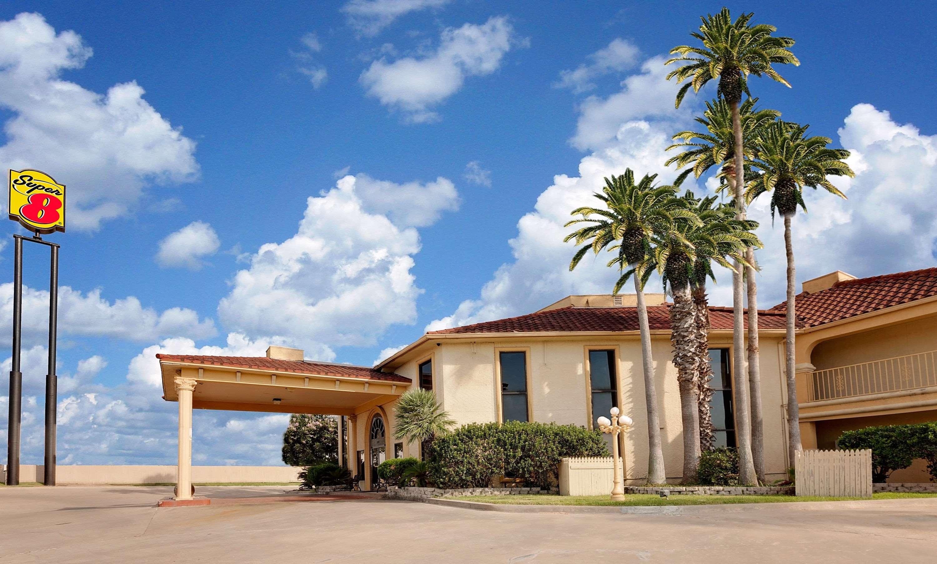 Super 8 By Wyndham Northwest Motel Corpus Christi