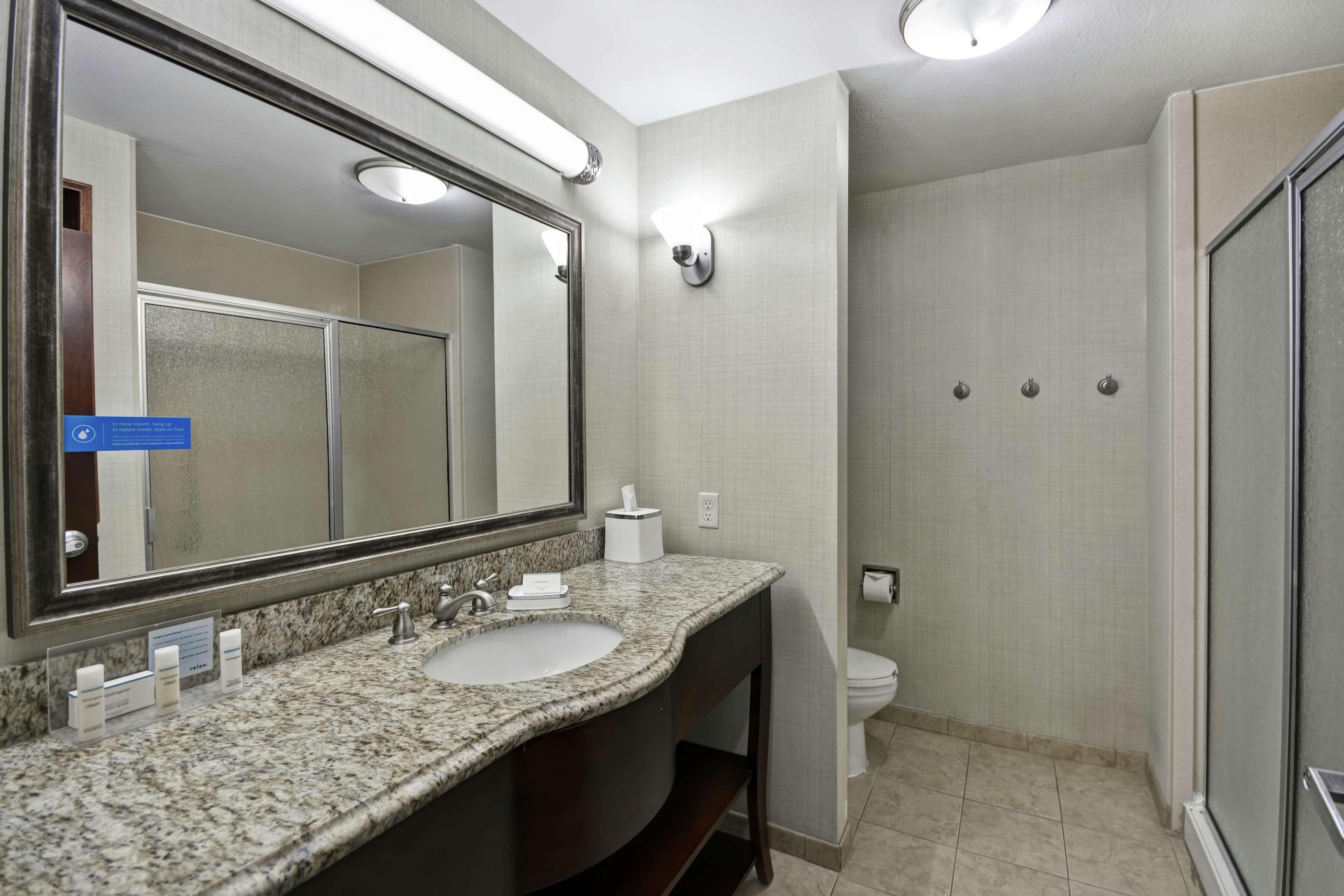 Hampton & I-37 - Navigation Boulevard 3*