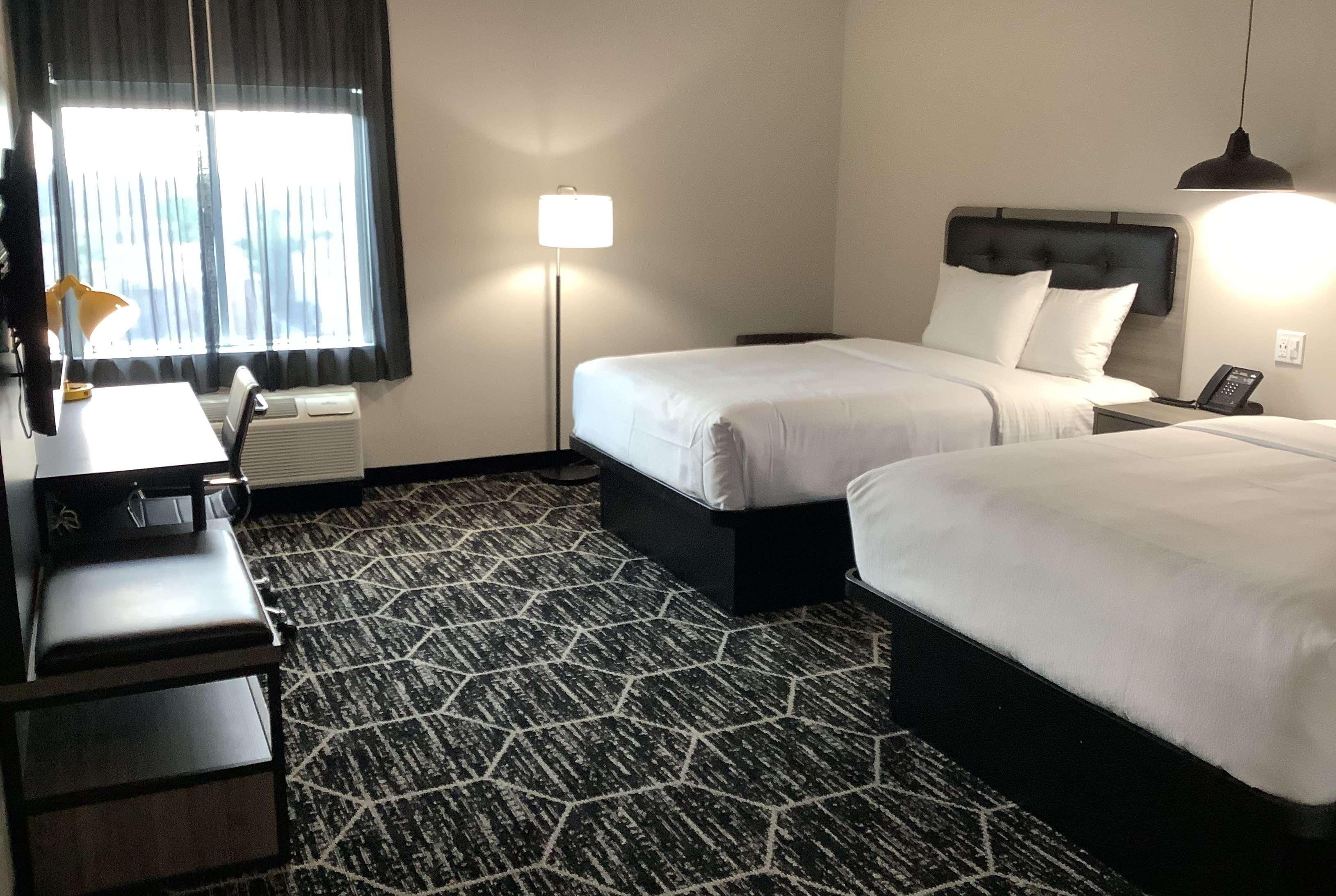 La Quinta & By Wyndham Southeast Corpus Christi