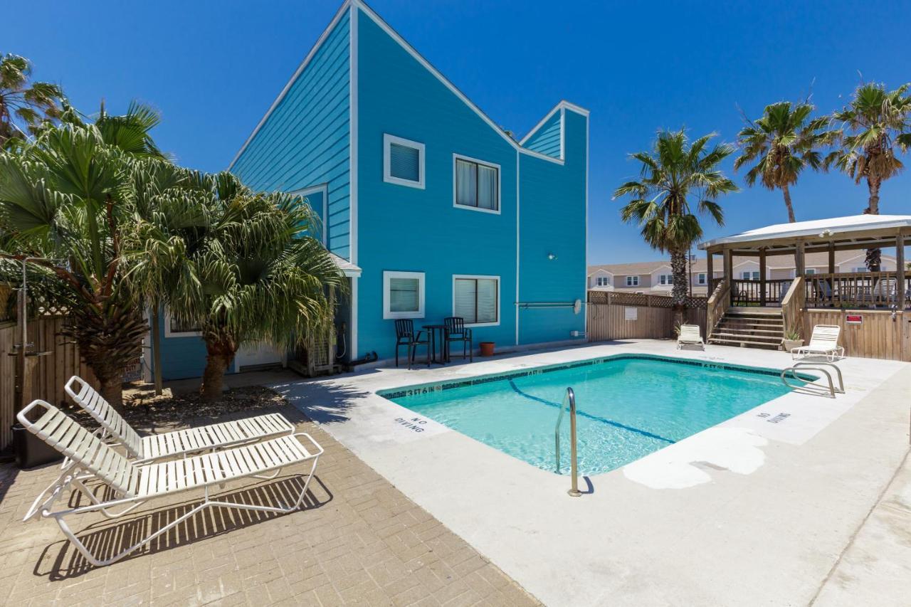 Beachside Condo: Padre Island Retreat Aparthotel