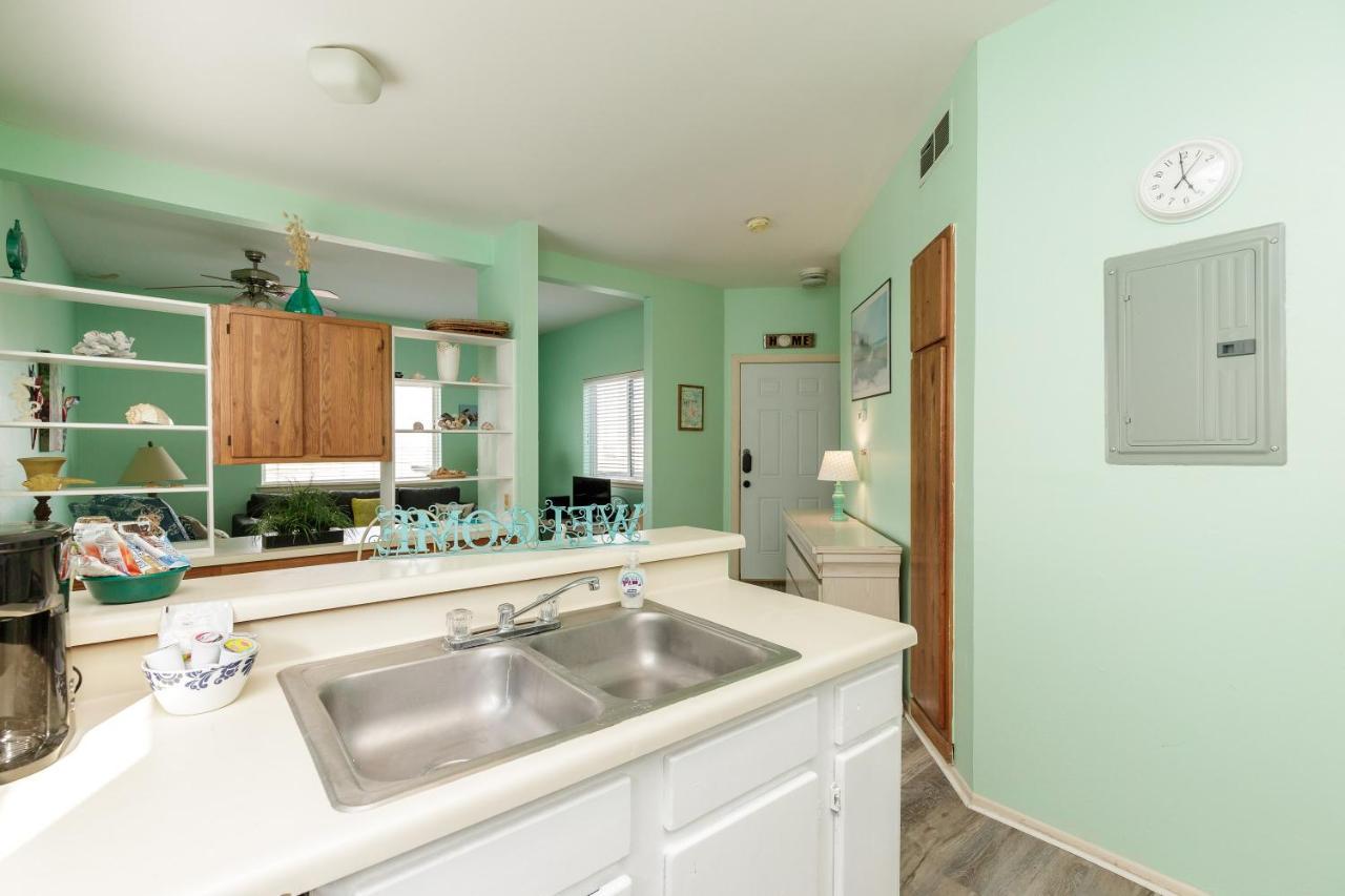 Beachside Condo: Padre Island Retreat Aparthotel *