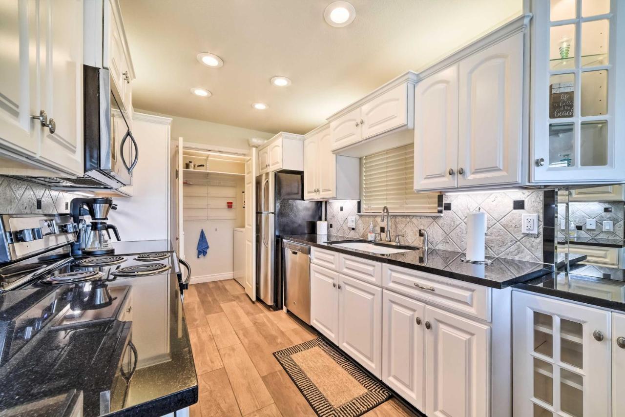 Apartment Bright And Breezy Condo, 2 Mi To Whitecap Beach! Corpus Christi