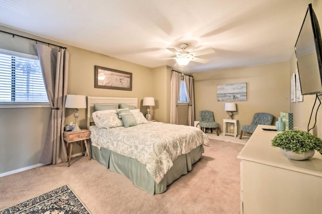 Apartment Bright And Breezy Condo, 2 Mi To Whitecap Beach! Corpus Christi