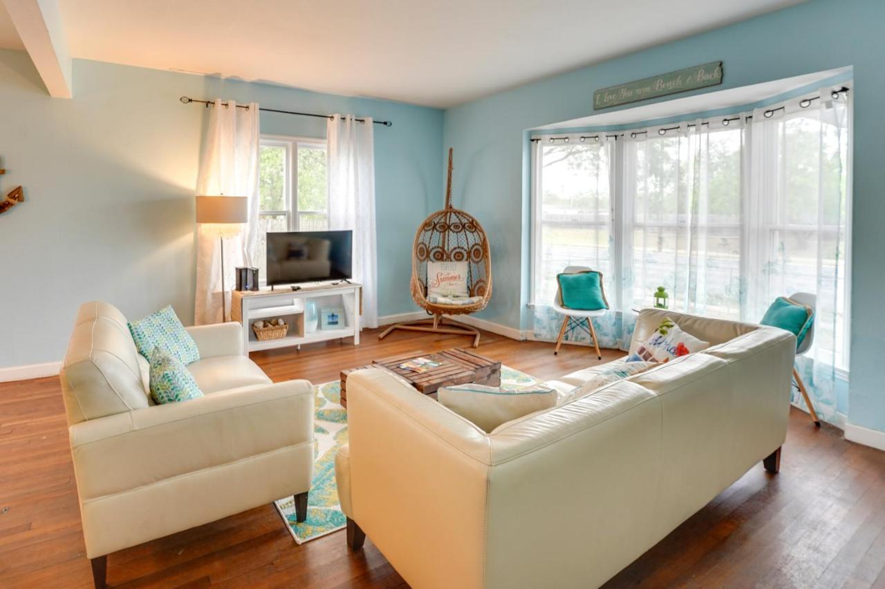 Vintage - 2 Blocks From Beach! Holiday home