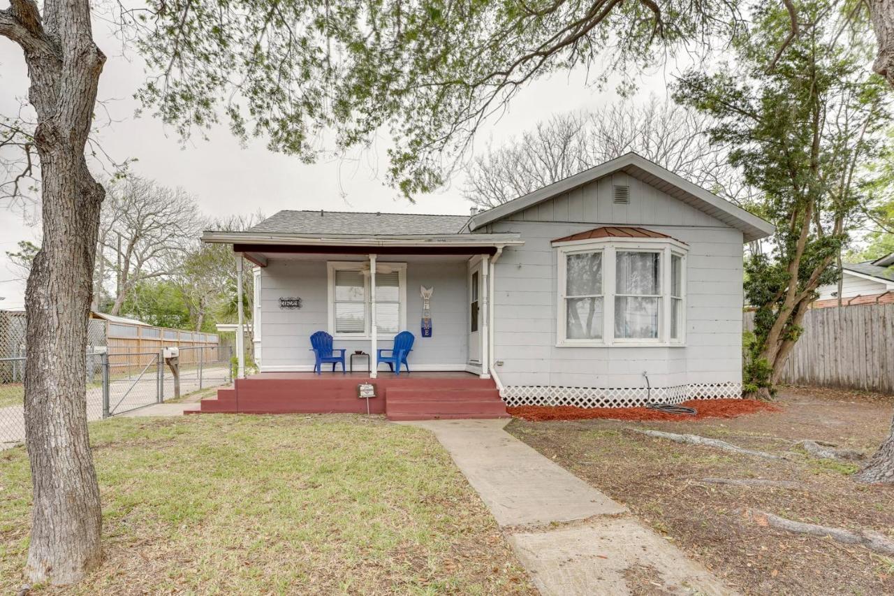 Vintage - 2 Blocks From Beach! Holiday home Corpus Christi