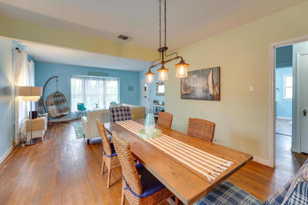 Vintage - 2 Blocks From Beach! Corpus Christi