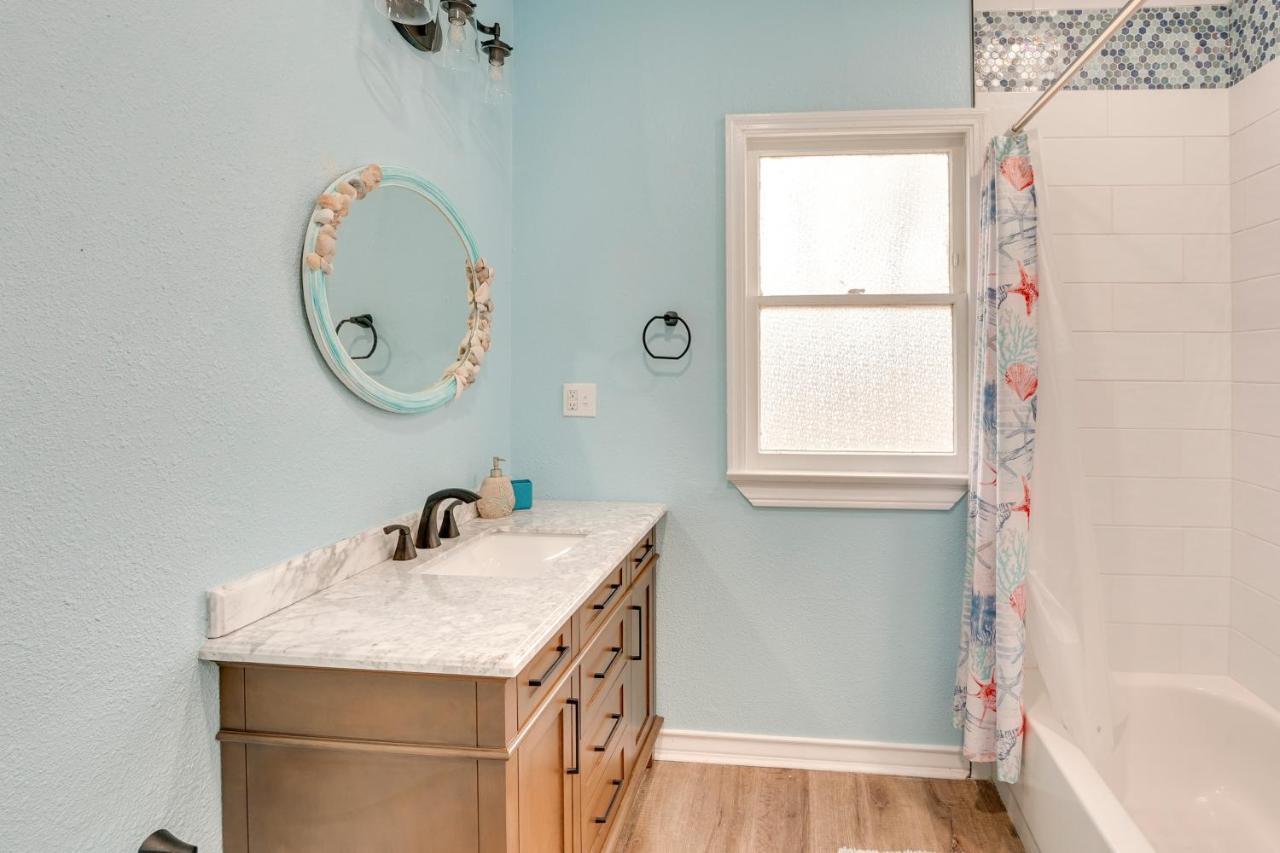 Vintage - 2 Blocks From Beach! Corpus Christi