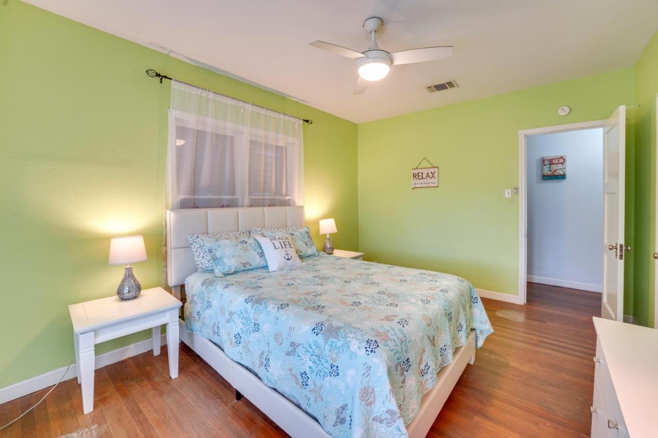 Vintage - 2 Blocks From Beach! Corpus Christi