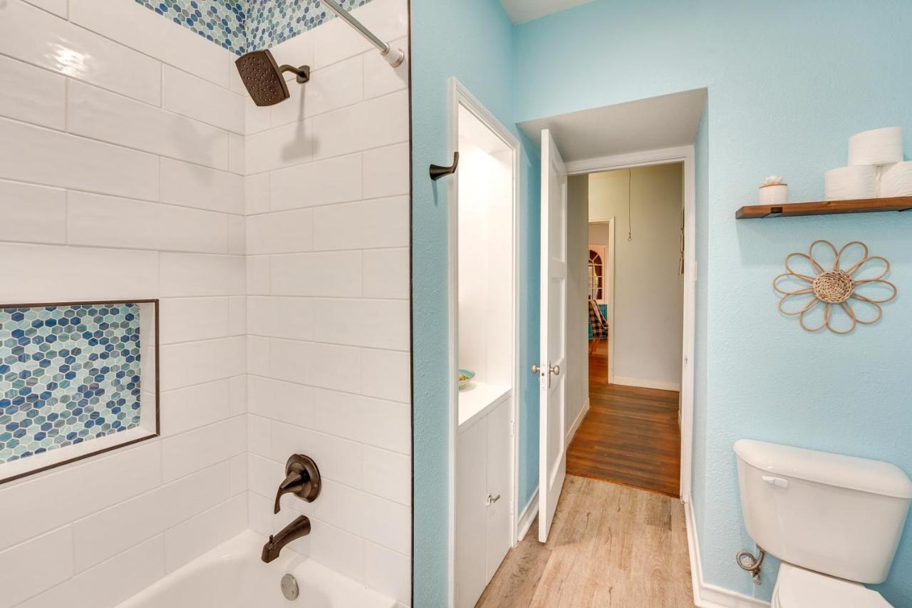 Vintage - 2 Blocks From Beach!