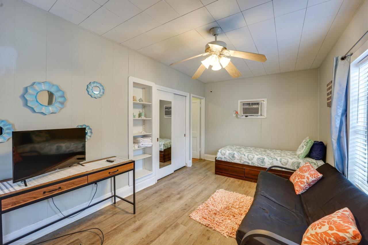 Vintage - 2 Blocks From Beach! Holiday home Corpus Christi