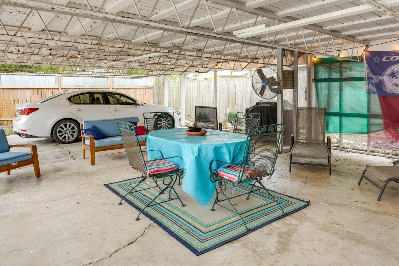 Vintage - 2 Blocks From Beach! * Corpus Christi