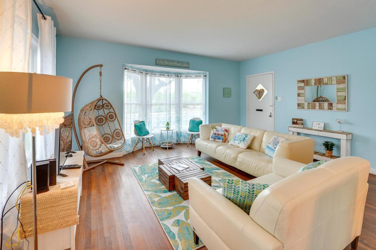 Vintage - 2 Blocks From Beach! *