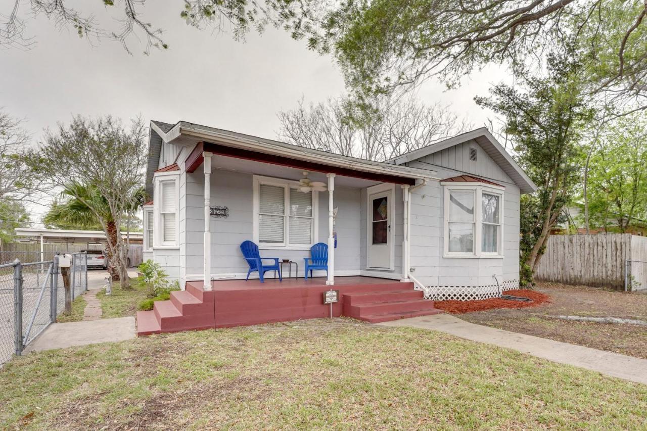 Vintage - 2 Blocks From Beach! Holiday home Corpus Christi