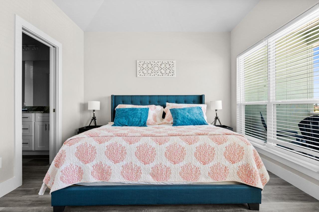 Holiday home Beautiful New 3 Bedroom Townhouse W/ Private Pool *