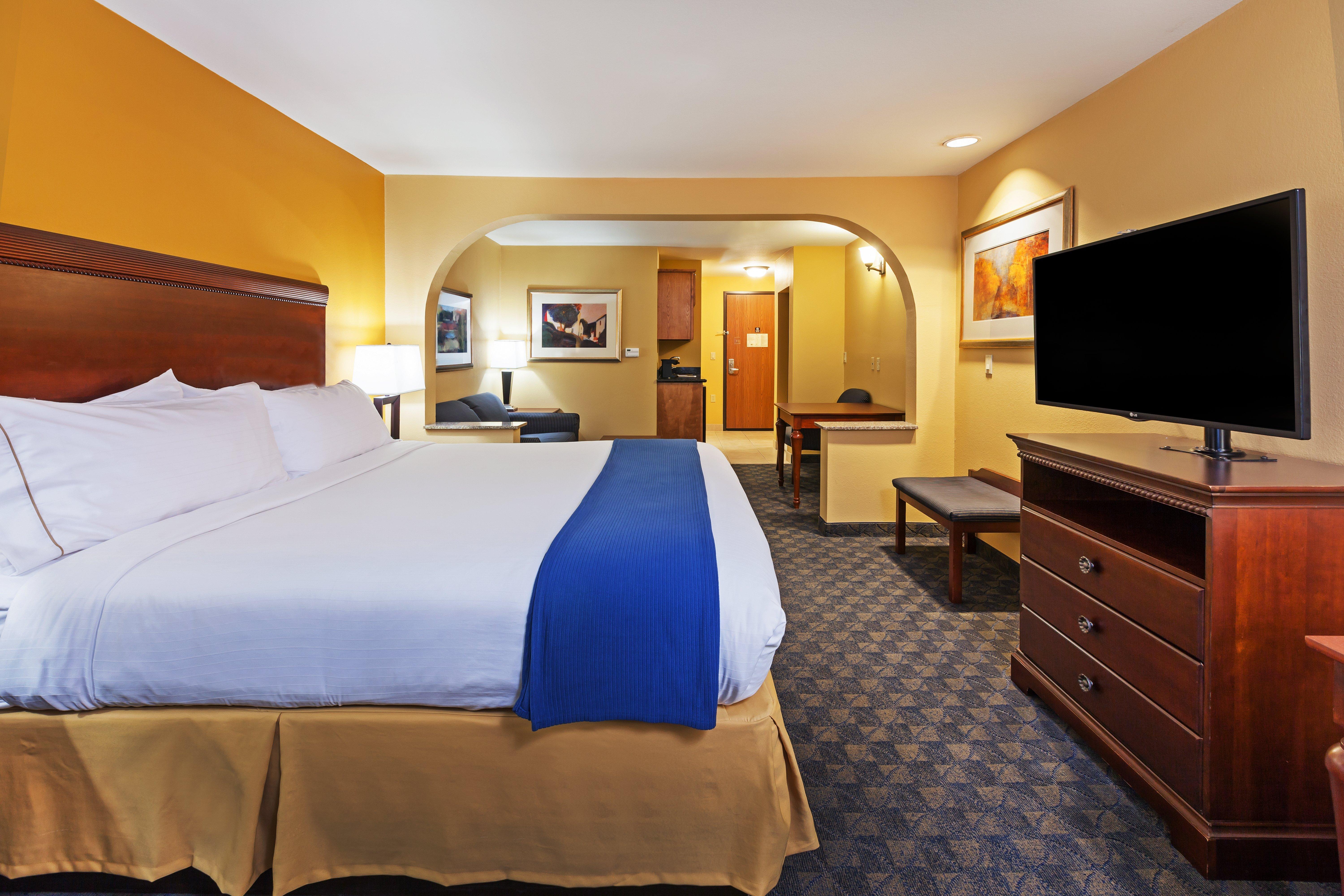 Express & Suites, Nw, Calallen By Ihg Hotel