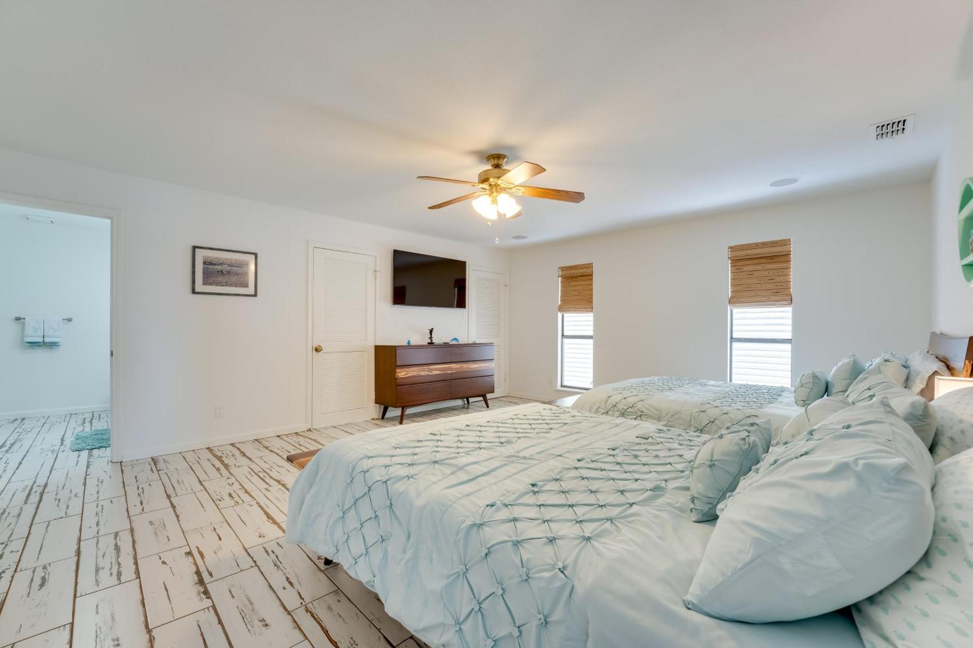 Waterfront Haven Padre Island With Swim Spa! Holiday home *
