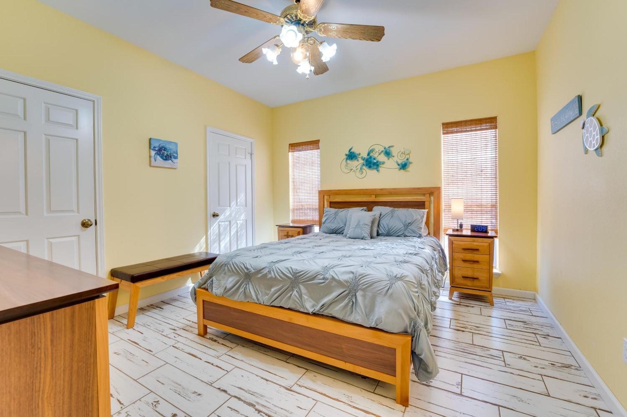 Waterfront Haven Padre Island With Swim Spa! Holiday home