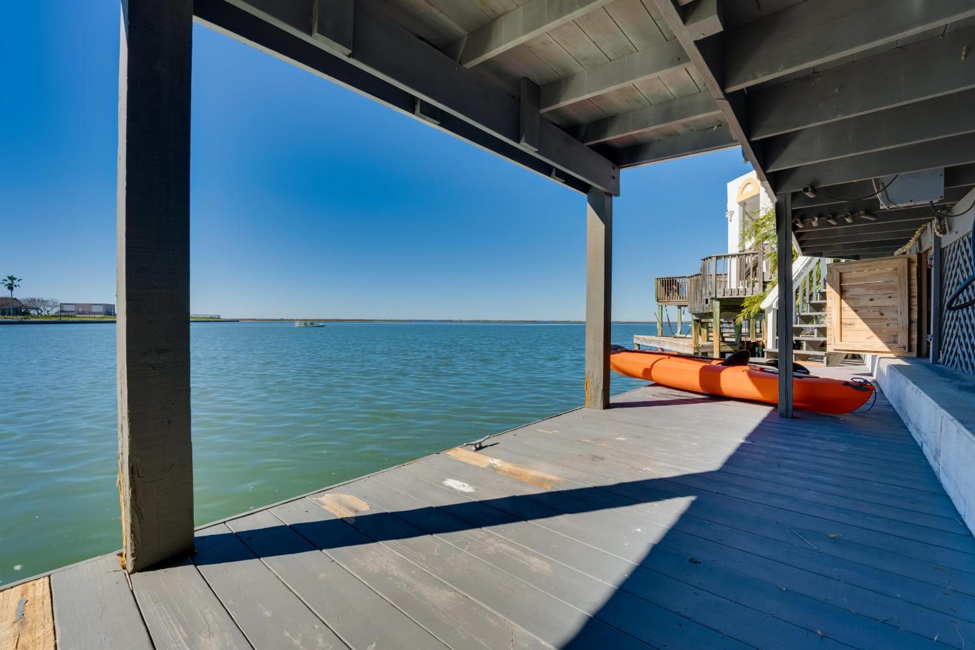 Waterfront Haven Padre Island With Swim Spa! Holiday home