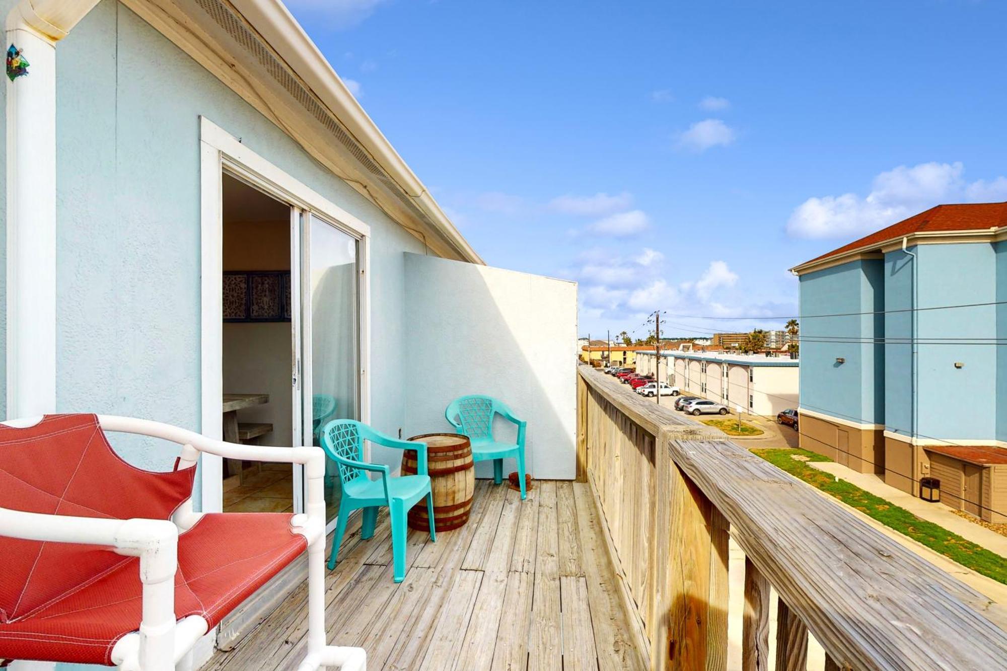 Leeward 9303 Apartment *